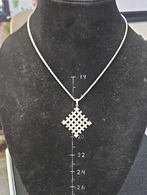Dazzling Silver Lattice Pendant Necklace for Women